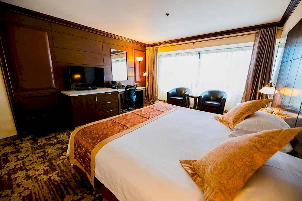 MUMBAI Crystal Hotel -Mumbai-Long Beach Area