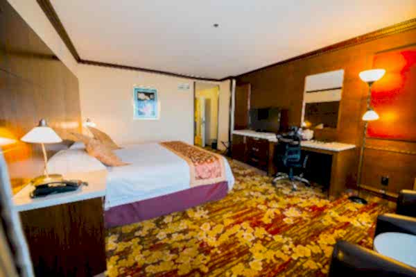 MUMBAI Crystal Hotel -Mumbai-Long Beach Area image 10