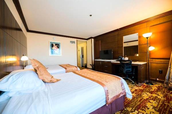 MUMBAI Crystal Hotel -Mumbai-Long Beach Area image 12