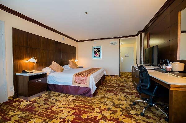 MUMBAI Crystal Hotel -Mumbai-Long Beach Area image 15